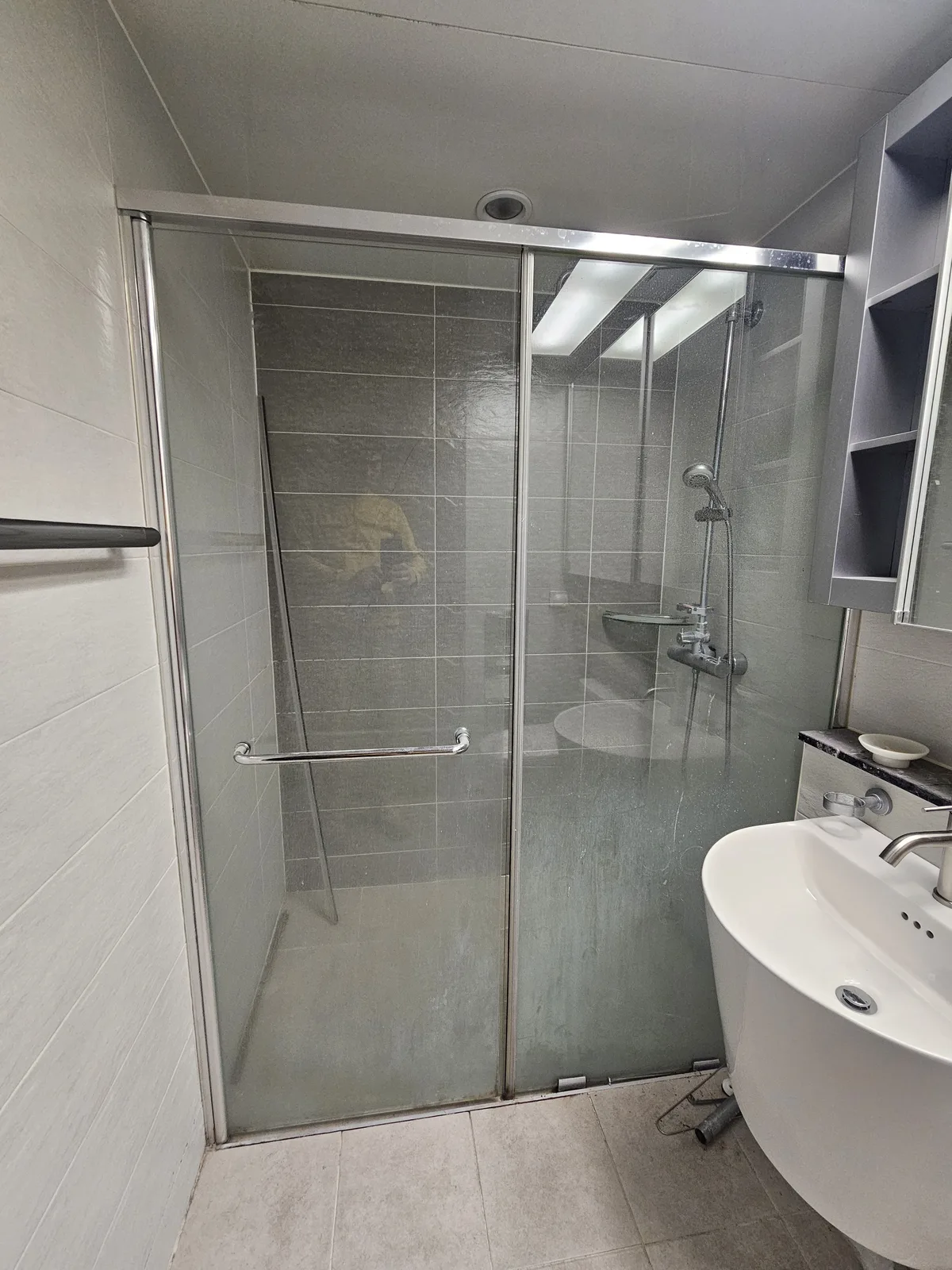 반프레임리스 샤워부스 설치 시공 전 서울 구로구