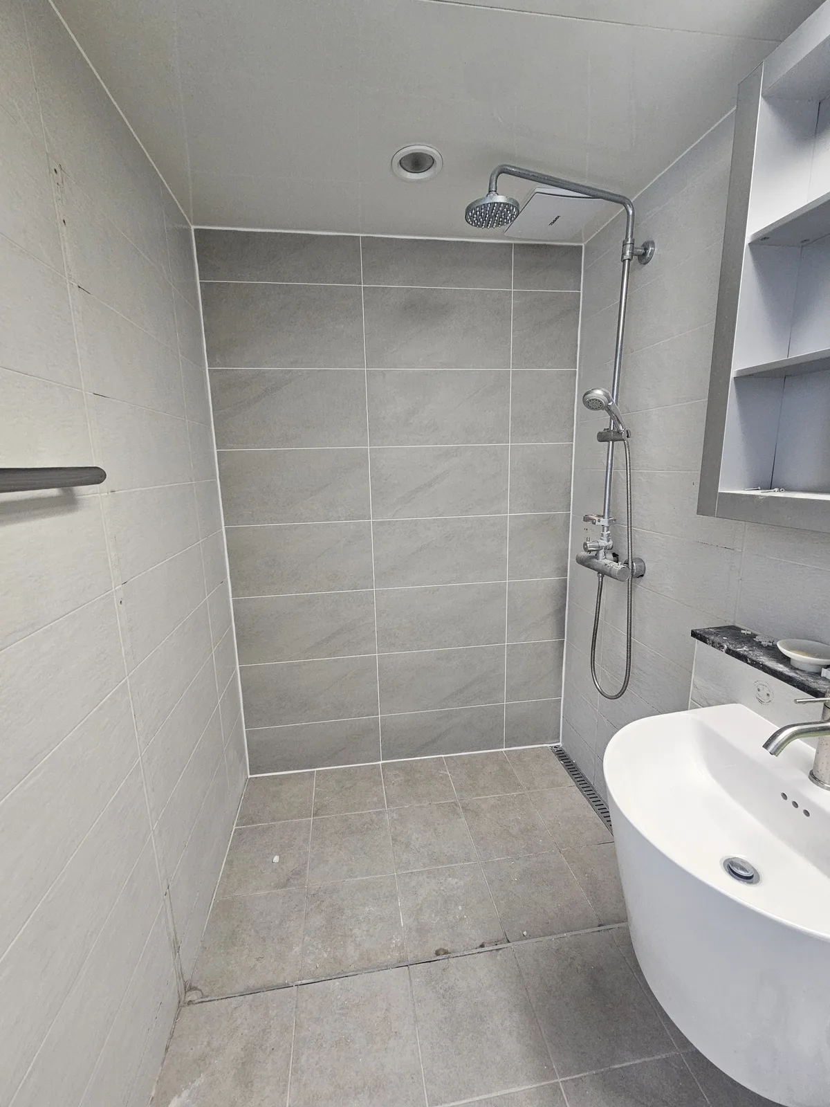 반프레임리스 샤워부스 설치 시공 전 서울 구로구