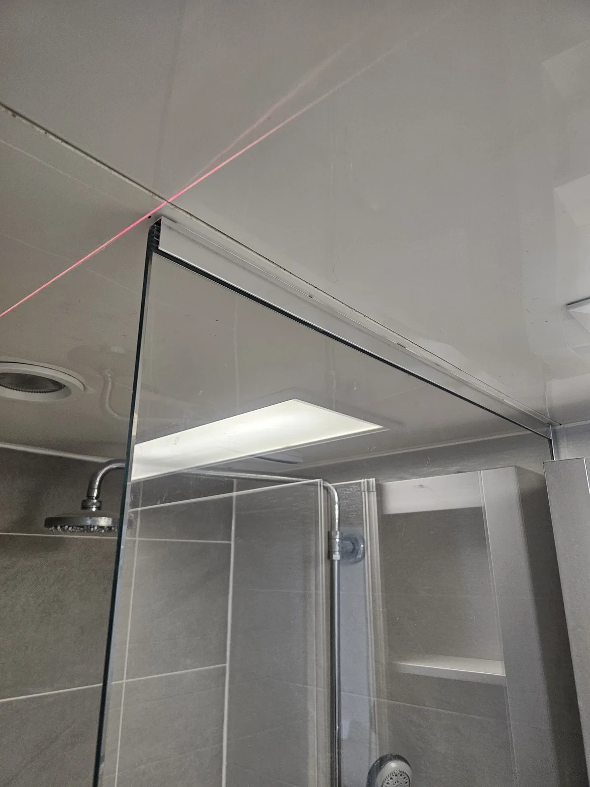 하단 레일 및 고정 브라켓 설치 과정 서울 구로구