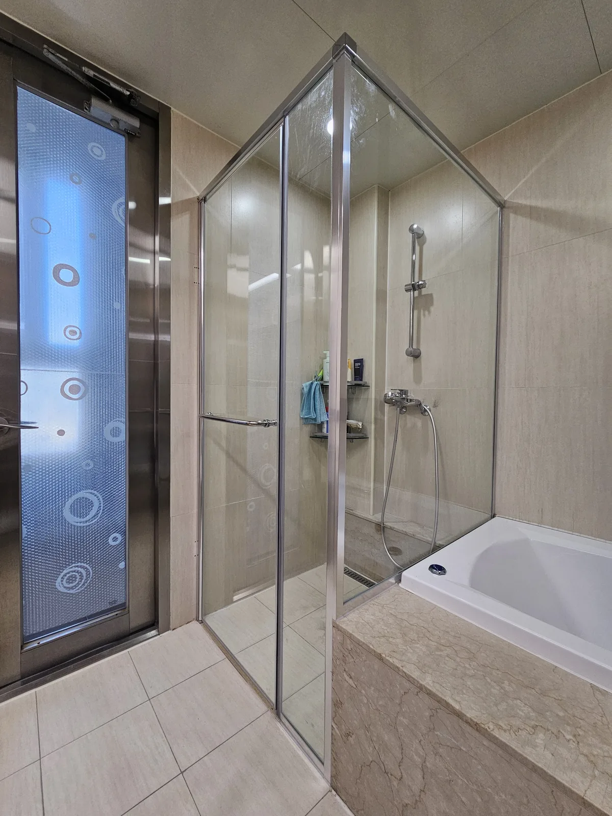 슬라이딩 샤워부스 신규 설치 시공 후 경기 광명시