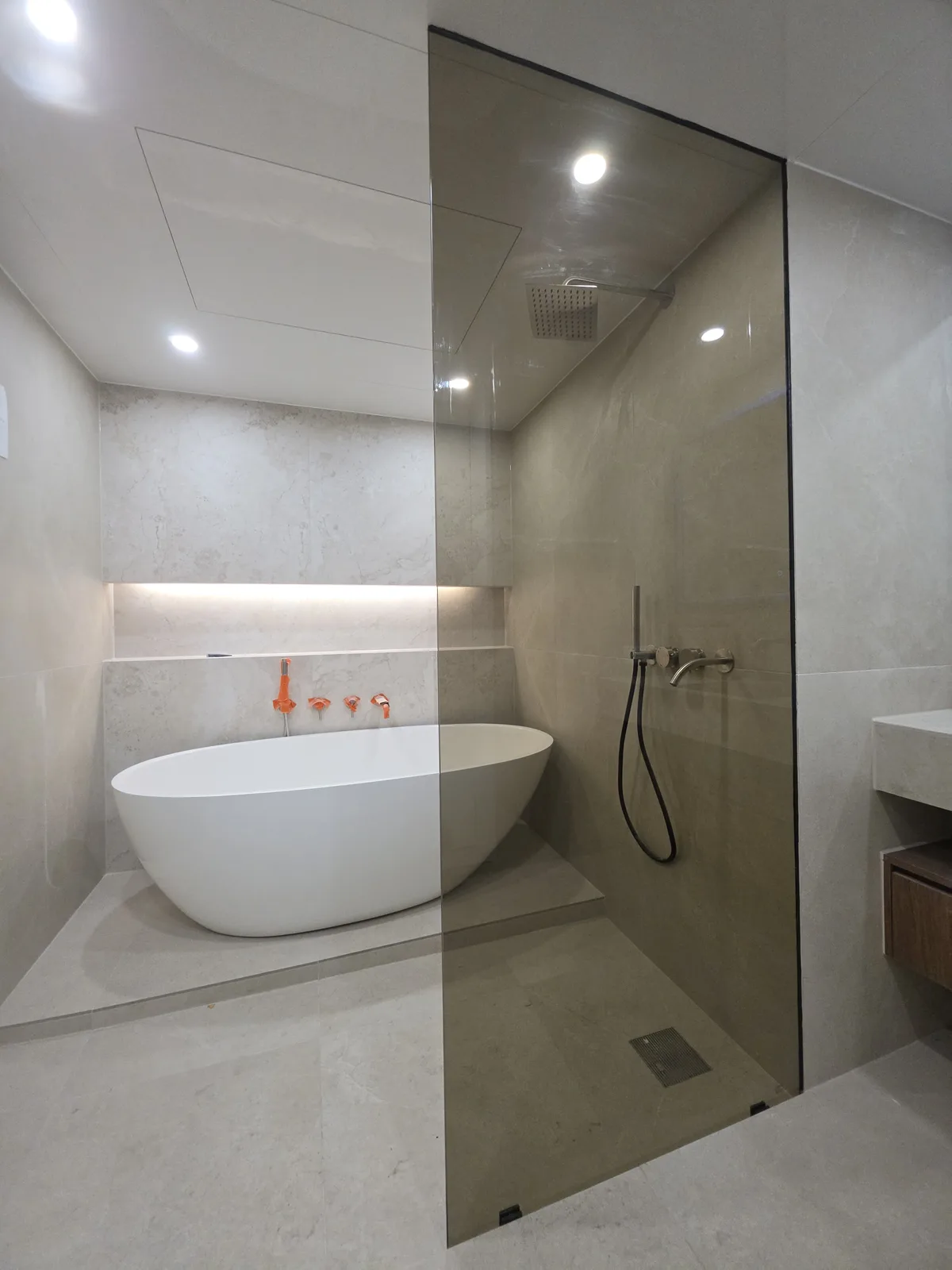 브론즈 강화유리 칸막이 설치 시공 후 서울 강남구