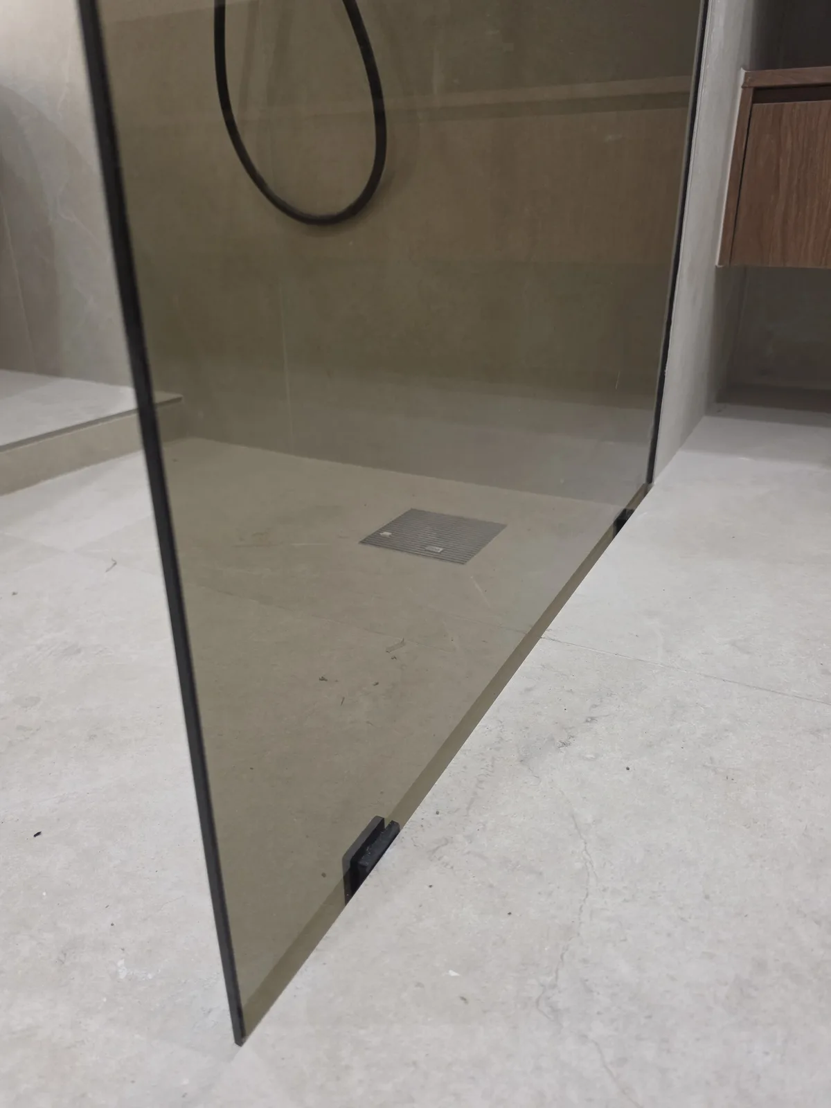 브론즈 강화유리 칸막이 설치 시공 후 서울 강남구